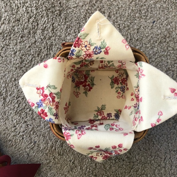 2002 Small Sweetest Gift Sweetheart Basket - Picture 5 of 9